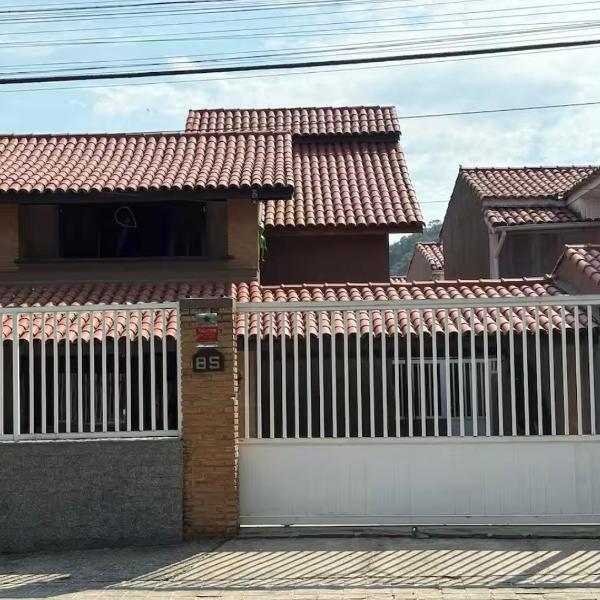 Casa vista beira-mar, pé na Areia