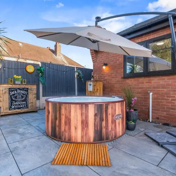 Luxury Stay Hot Tub EV Parking, hotel em West Bromwich