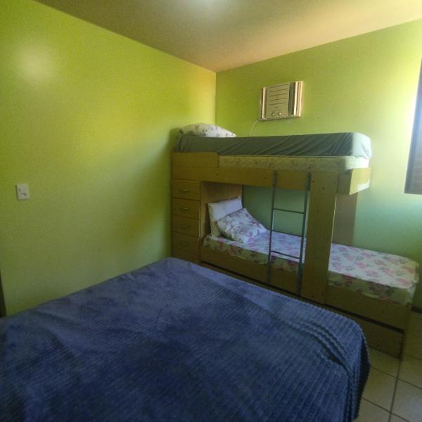 Casa 400m Praia Canasvieiras 2 quartos 2 banheiros - Foto 2
