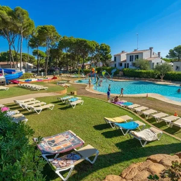 Camping 4 étoiles - Parc aquatique - ccafefi, hotel in Pals