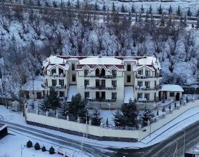 Hilltop Hotel Gusar, hotel di Qusar