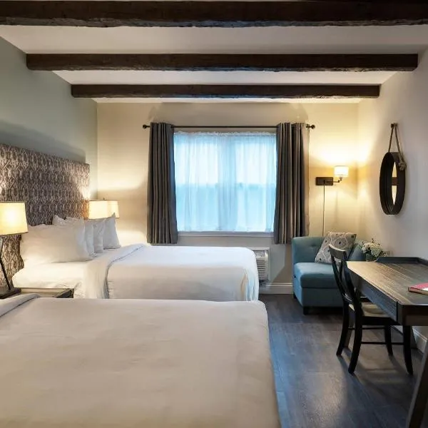 The Century House, an Ascend Collection Hotel, hôtel à Latham