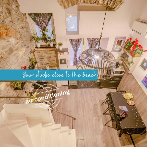 Petrella's Point Studio with AC, hotel in Vernazza