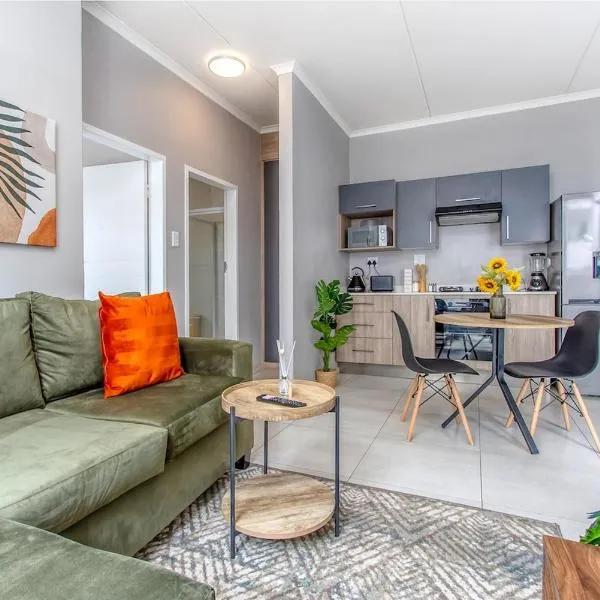 WiFi, Washer, Smart TV, Balcony & Pool, hotel v mestu Midrand