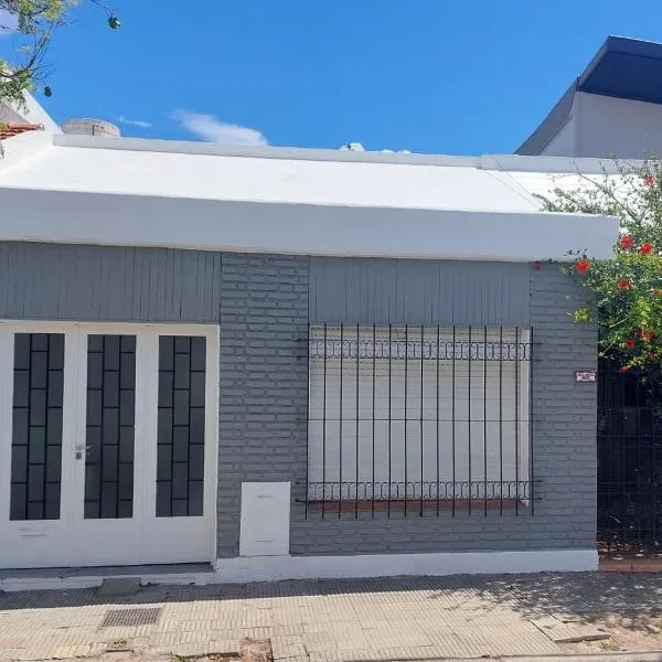 CASA BARRIO UNIVERSITARIO Nicaragua 920, hotel v destinaci Bahía Blanca
