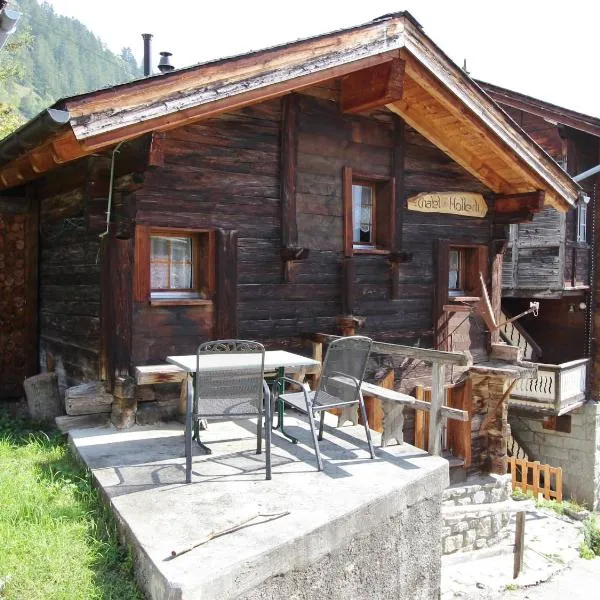 Viesnīca wooden chalet in Betten near the Aletsch Arena pilsētā Betten