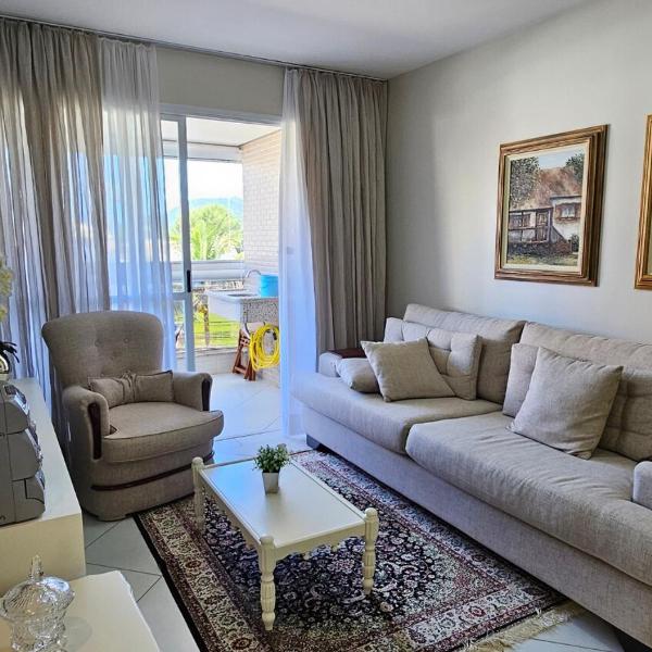 C196 Moderno apartamento de 3 quartos na praia Cachoeira