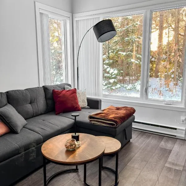 Le Refuge Du Mont near Mont-Sainte-Anne Ski Nature Escape, ξενοδοχείο σε Beaupré