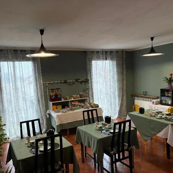 Affittacamere Lively، فندق في نوفارا