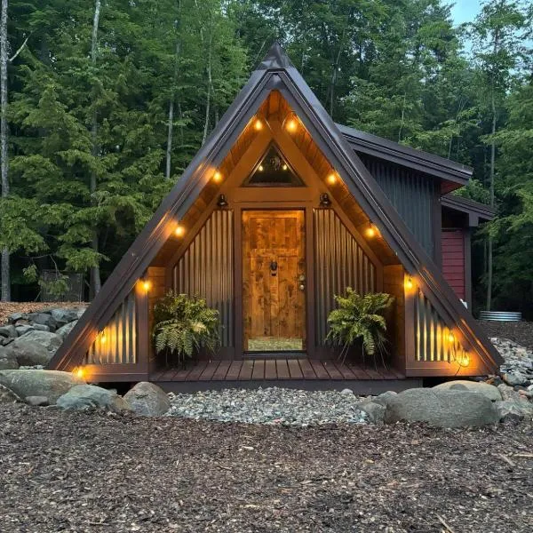 Trekker, Treehouses cabins and lodge rooms, hotel v destinaci Lake George