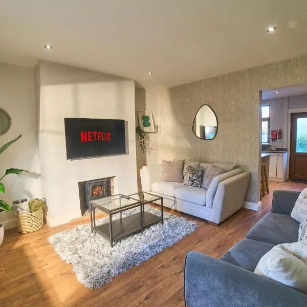Modern Cosy 2-Bed Terrace with Private Garden, hotel sa Eccleston