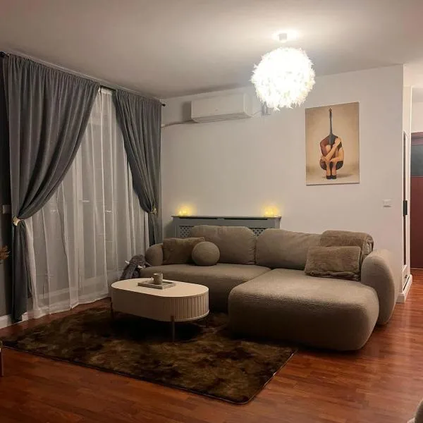 Arena Royal Suite, hotell i Bacău