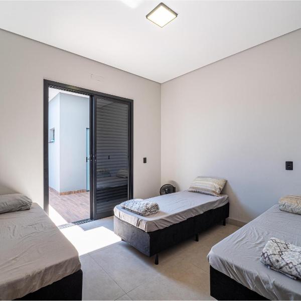 Casa com Piscina, Wi-Fi e Garagem - Foto 2