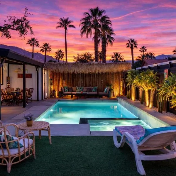 Mid-Century Modern Home in Beautiful La Quinta, Hotel in La Quinta