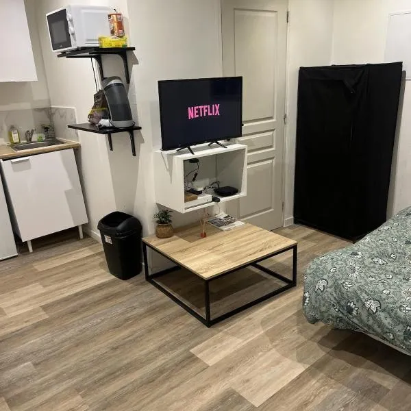 Charmant Studio Mantes-La-Jolie, hotel em Mantes-la-Jolie