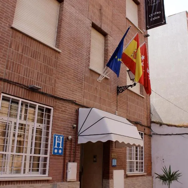 Hotel Cuatro Caños, hótel í Alcalá de Henares