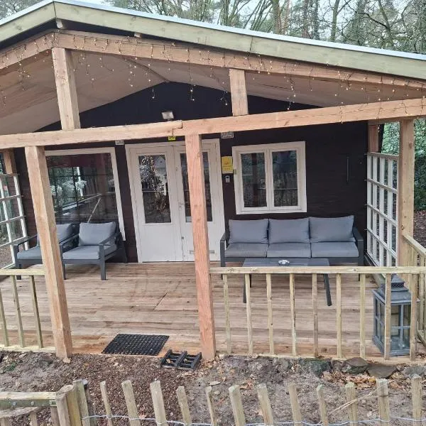 chalet bosrust nr 38, hotel in Lanaken