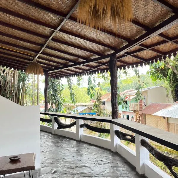 Thousands of Bottles - Hostel and Trekking, hotel en Bukit Lawang