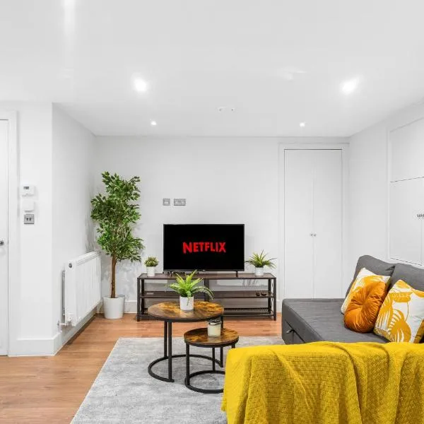 Spacious 2 Bed 2 Bath London Home - Battersea, Nine Elms, US Embassy, hotel in London