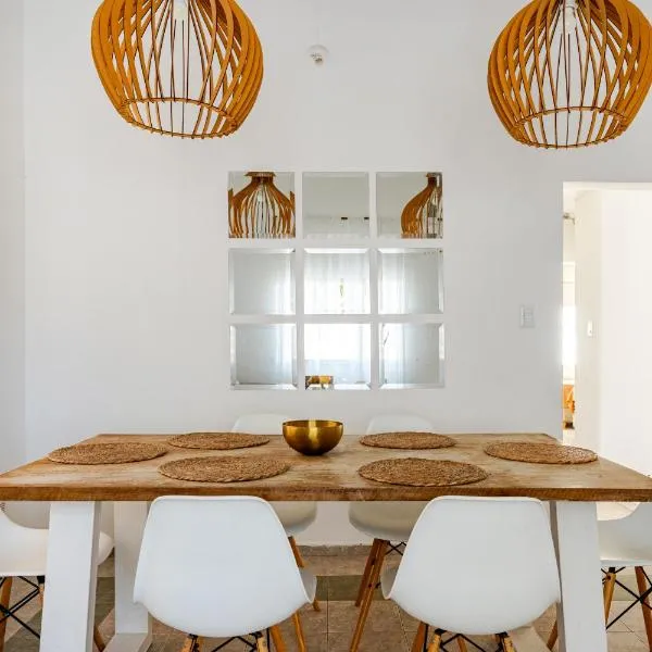 Familia y Amigos con Pileta, Asador y Cochera、コルドバのホテル