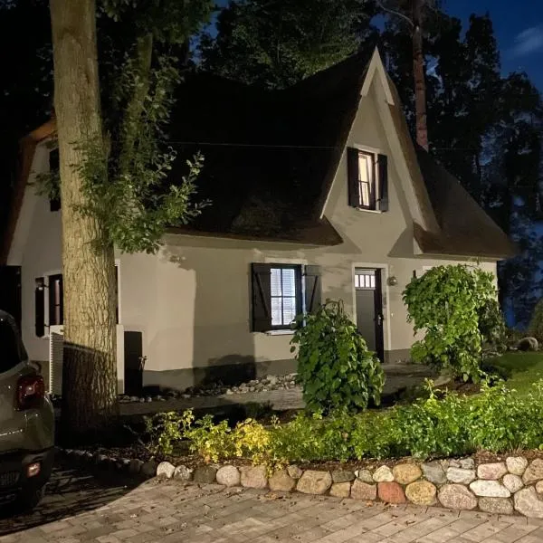 Ferienhaus Oogenstern USEDOM -ruhige Lage- im Fischerdorf Zirchow, hotel a Zirchow
