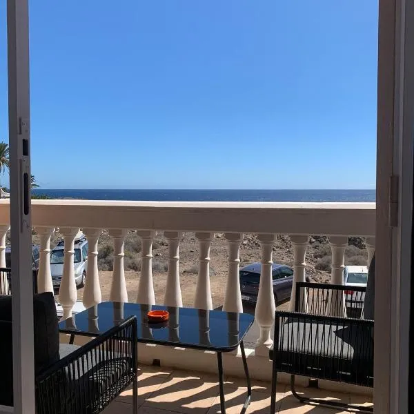 4 seasons relax apartment, hotel di Costa Del Silencio