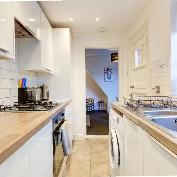 Pet-Friendly Victorian, Free Parking, Workspace, Hotel in Colchester