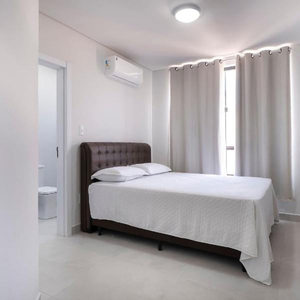 3 Quartos c/ Suíte • 8 Pessoas • Próximo à Praia - Foto 2