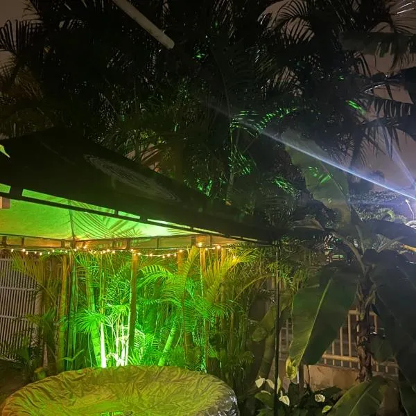 Casa em área tranquila com spa aquecido, hotel in Florianópolis