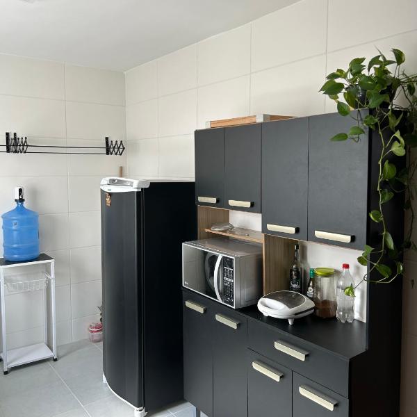 Apartamento inteiro ou compartilhado - 7 min do Aeroporto com PISCINA - Foto 5