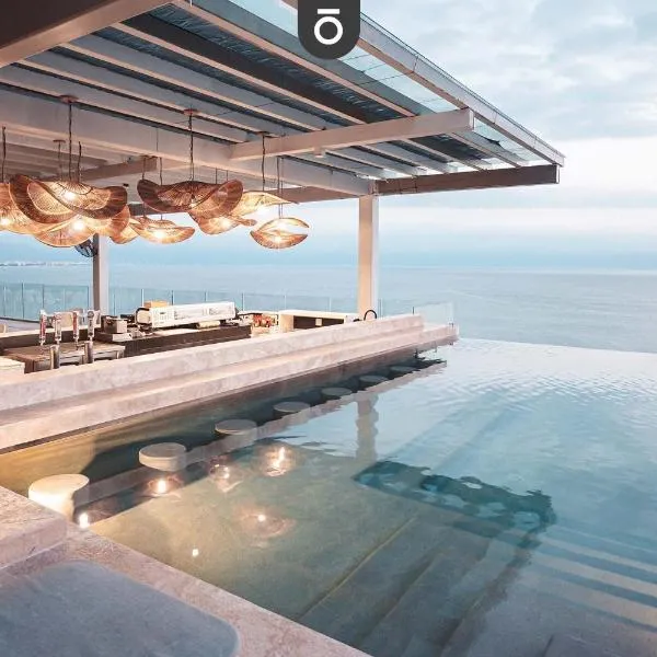 Bantay Beachfront Living - Ocean Views & Luxury Amenities, hotel u gradu 'Bucerías'