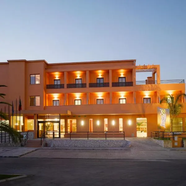 Hotel Praia Sol, hotell i Quarteira