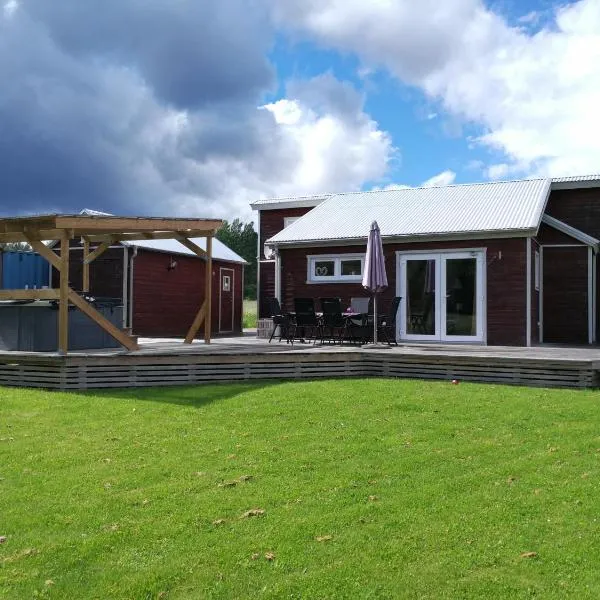 Høystandard feriehytte, Utendørs boblebad, sauna, hotel in Filipstad