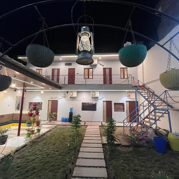 Hashtag Traveler's Varanasi, hotel in Varanasi