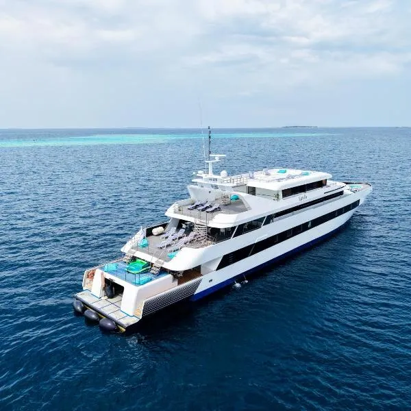 RITRELLA FLOATING HOTEL&YACHT - FREE beach access daily - Full board meal plan, hotel v Male City