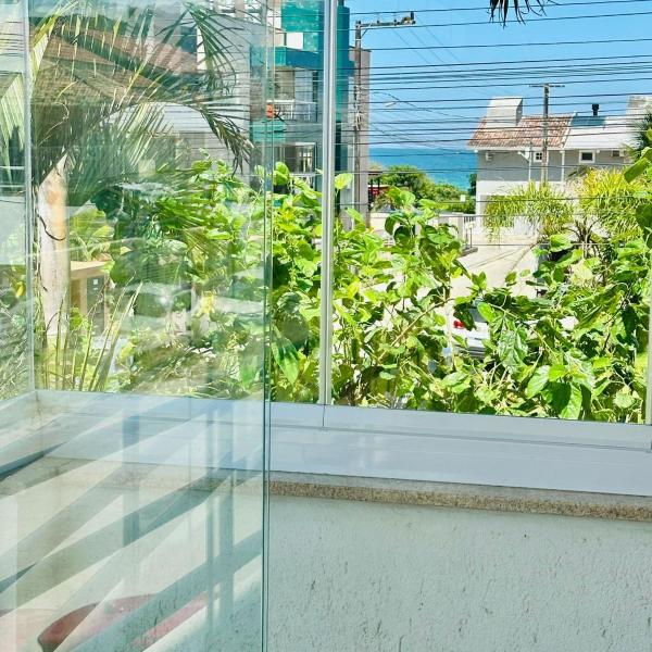 Incrível Apartamento vista mar a poucos passos da praia com 3 dormitórios