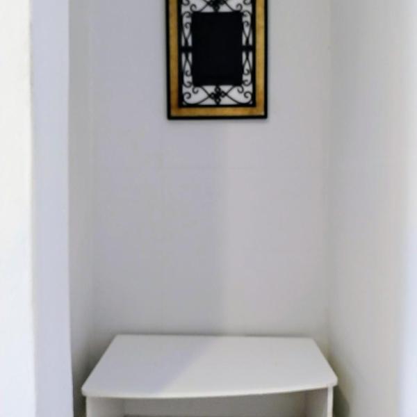 Quarto e sala a 5 minutos do Porto da Barra!