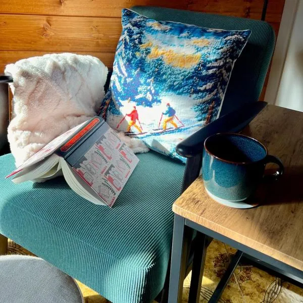 The Mountain Escape - Luxury Apartment, hotel in Prato Nevoso