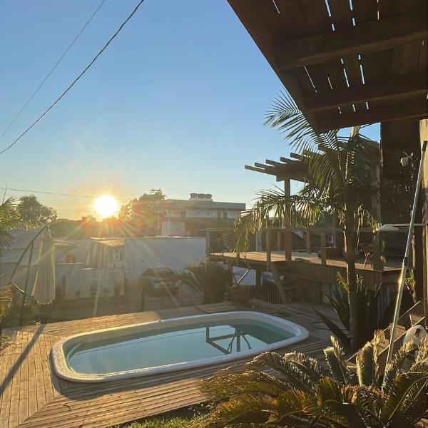 Casa com piscina e salão de festas no Rosa