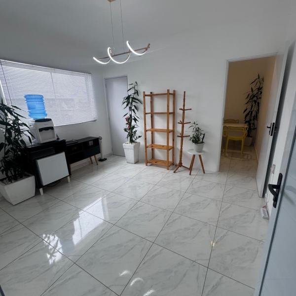 Quarto sem Cama só colchão, Ar Condicionado, Wi-Fi, Banheiro