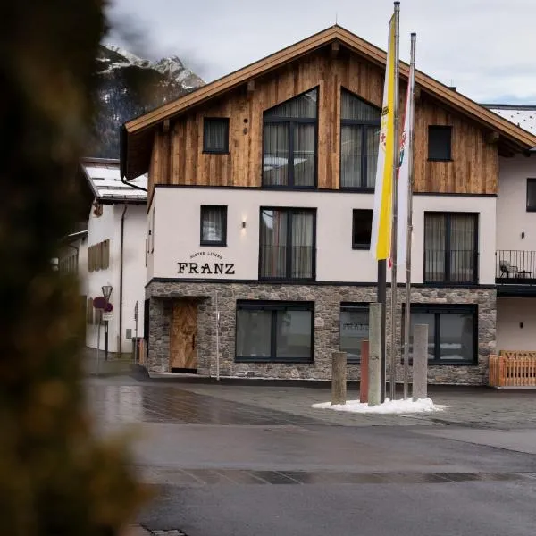 FRANZ alpine living - Apartments، فندق في سانكت أنتون ام ارلبرغ