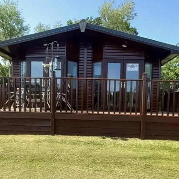 Lodge Retreat 8 - Haggerston Castle, hotel v destinaci Berwick-upon-Tweed