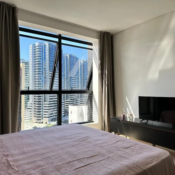 Flat Moderno a 150m do Salvador Shopping, hotel in Salvador