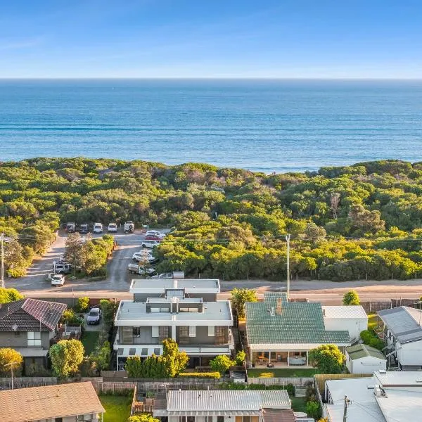 The Ebb Luxury Retreat - Just steps to the beach!, hotel em Ocean Grove