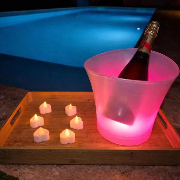 Love Room - Cocon Room - Toulon - Ollioules, hotel i Ollioules