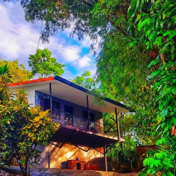 Casa Emma Quepos, hotel v destinaci Quepos