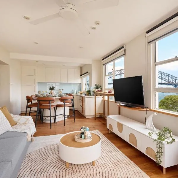 Iconic 1 BR Harbour View Apartment, hotel en Sídney