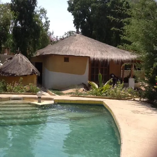 Campement Le Cormoran, hotel v destinaci Ndangane