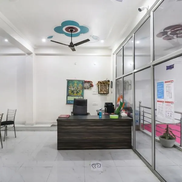 Hotel O by OYO Rajdhani Hotel, hotel in Kākori