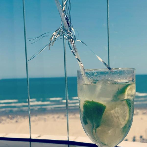 Apartamento frente ao Mar , pé na areia na Praia Grande Guilhermina com 3 suites - Foto 4